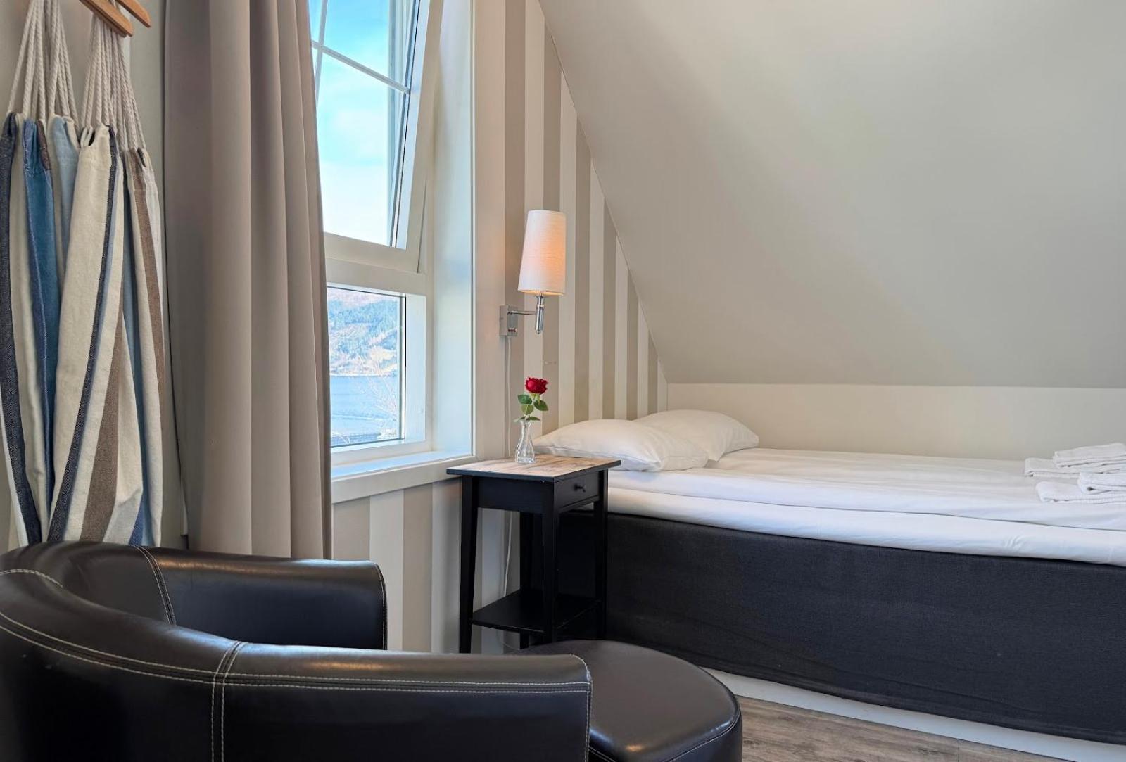 Jibben Hotell Maloy Exterior foto