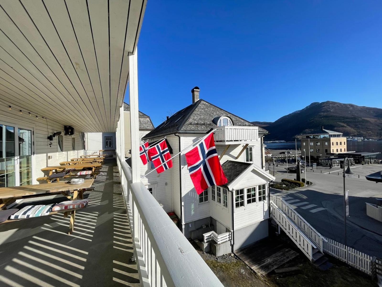 Jibben Hotell Maloy Exterior foto